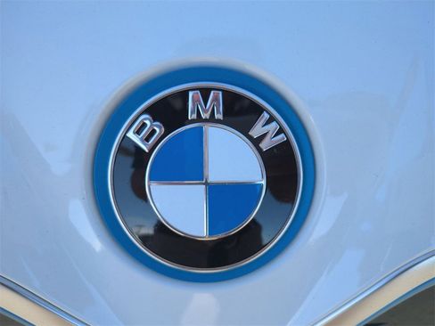 Used 2024 BMW i4 eDrive40 image 25