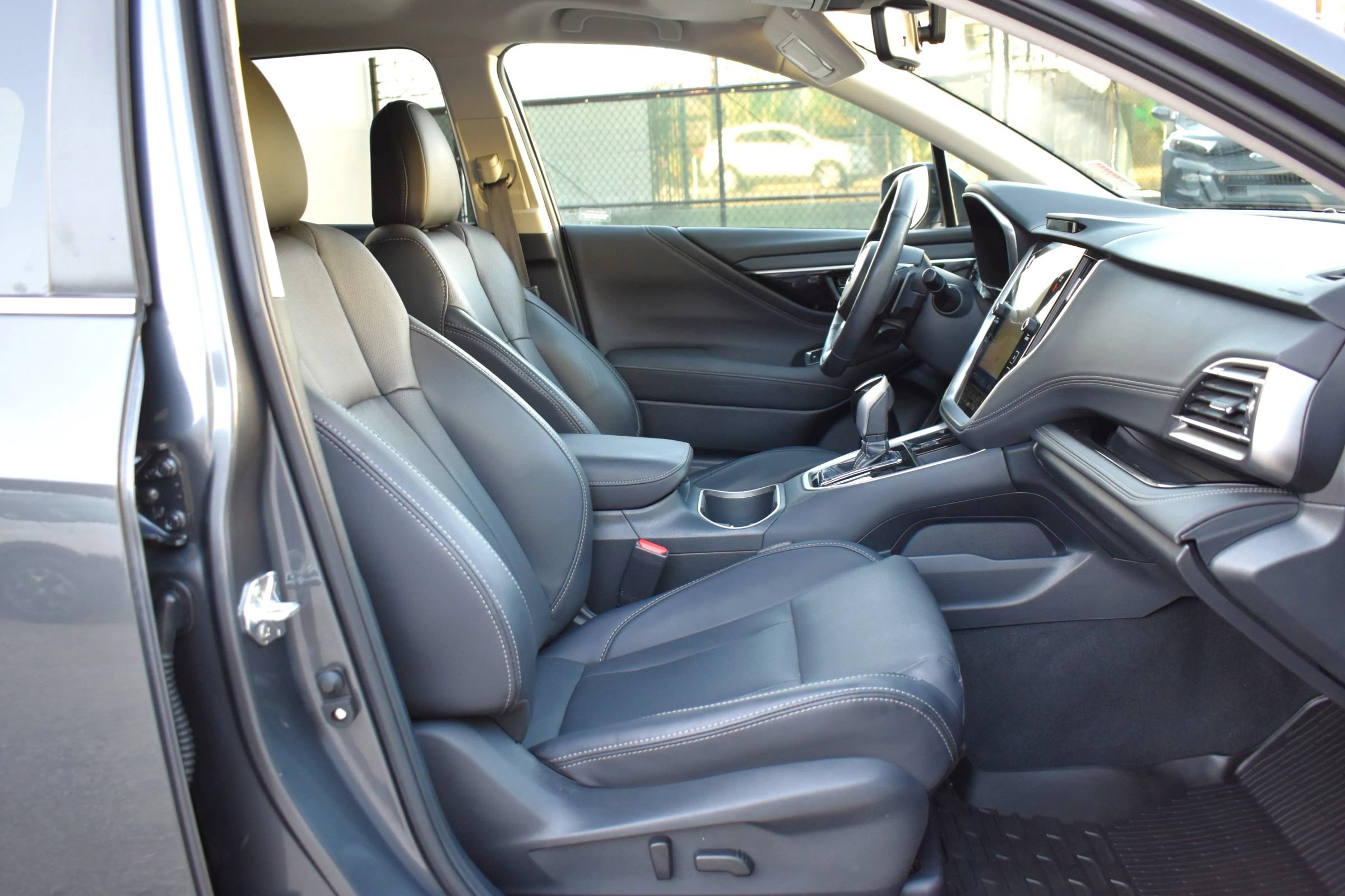 Used 2023 Subaru Outback Limited AWD/4WD image 28