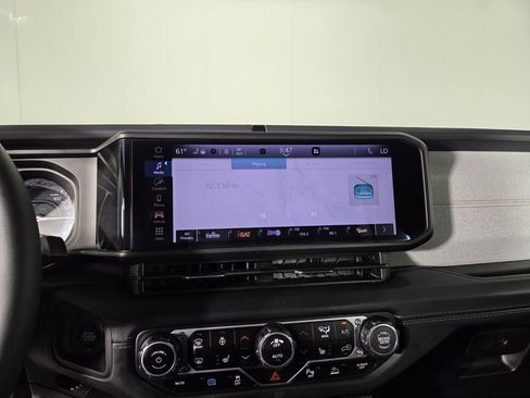 Used 2025 Jeep Wrangler Sahara w/ Safety Group image 15