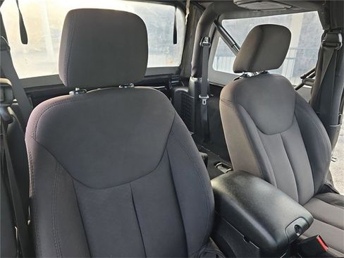 Used 2015 Jeep Wrangler Sport image 23