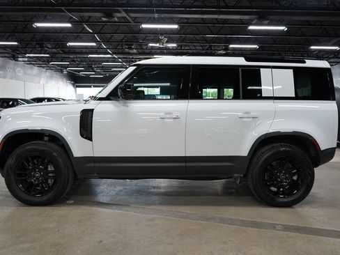 Used 2025 Land Rover Defender 110 S AWD/4WD image 2