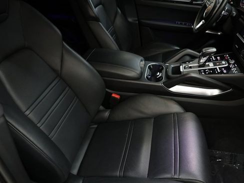 Used 2020 Porsche Cayenne Turbo image 74