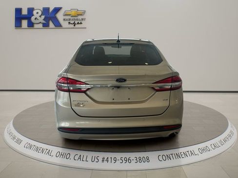 Used 2017 Ford Fusion SE w/ Fusion SE Technology Package FWD image 5