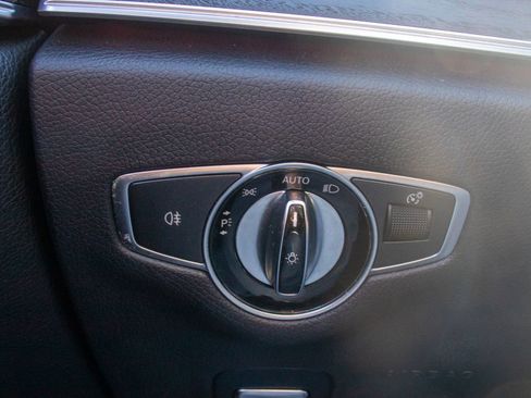 Used 2018 Mercedes-Benz E 300 4MATIC image 14