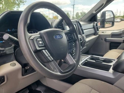 Used 2019 Ford F250 XLT w/ XLT Premium Package AWD/4WD image 10