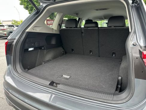 Certified 2024 Volkswagen Tiguan SE AWD/4WD image 19