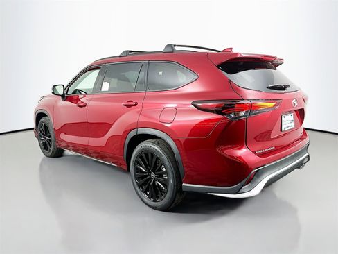 New 2026 Toyota Highlander XSE image 5