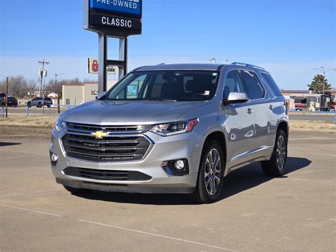 Used 2019 Chevrolet Traverse Premier w/ Driver Confidence II Package image 3