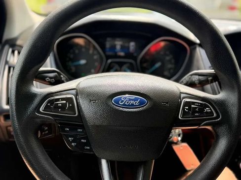 Used 2017 Ford Focus SE FWD image 10