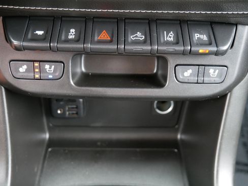 Used 2021 GMC Canyon Denali AWD/4WD image 28