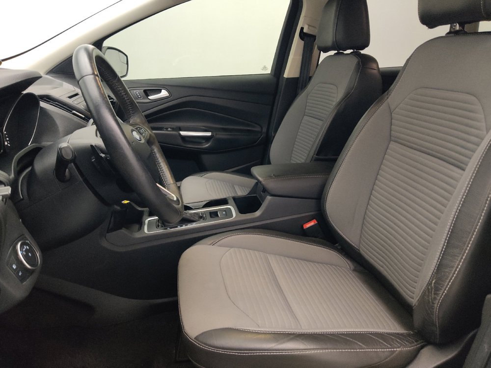 Used 2017 Ford Escape SE w/ SE Sport Appearance Package FWD image 17