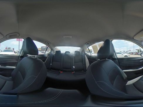 Used 2025 Nissan Altima 2.5 SV FWD image 42
