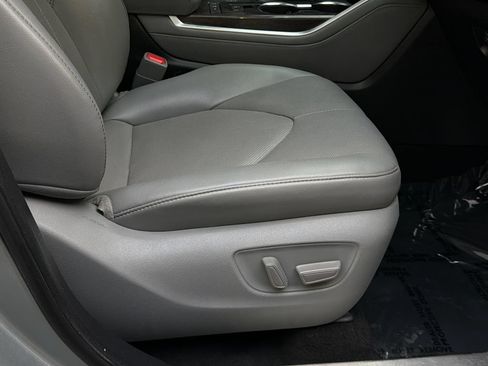 Used 2021 Toyota Highlander Platinum AWD/4WD image 10