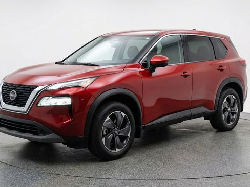 Used 2025 Nissan Rogue SV AWD/4WD image 3