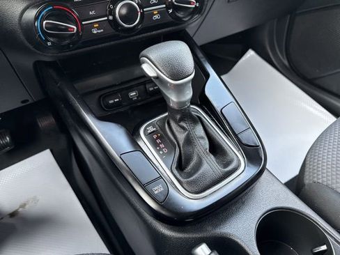 Used 2022 Kia Soul LX image 34