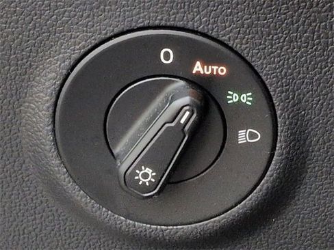 Used 2023 Volkswagen Taos S w/ Driver Assistance Package image 17