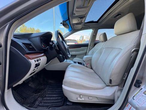 Used 2014 Subaru Outback 2.5i Limited image 10
