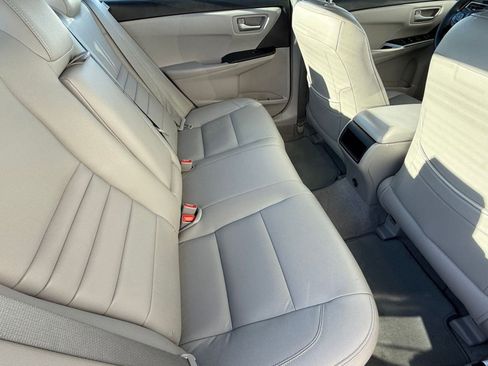 Used 2017 Toyota Camry LE image 32