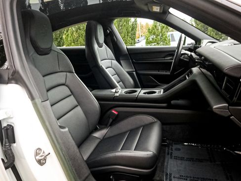 Used 2023 Porsche Taycan 4S image 34