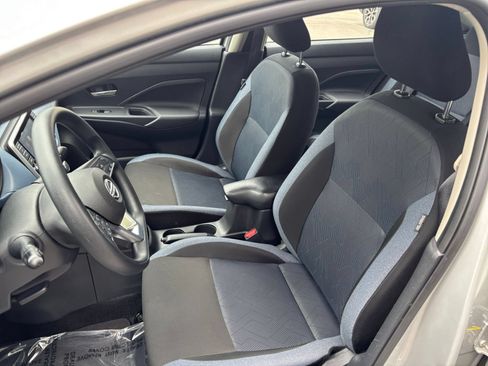 Used 2025 Nissan Versa SV FWD image 35