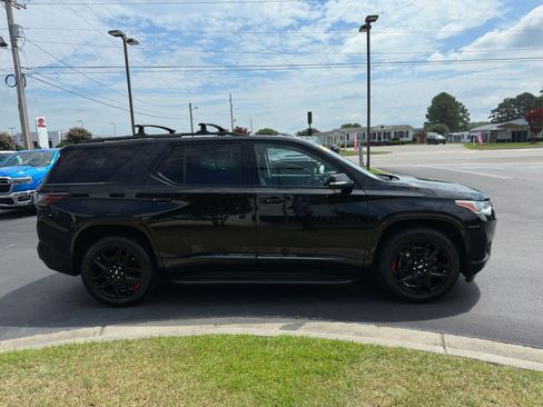 Used 2021 Chevrolet Traverse Premier w/ Redline Edition FWD image 4