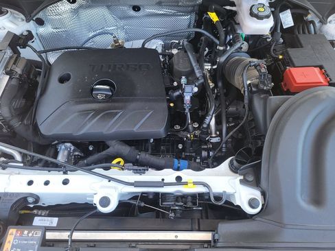 Used 2025 Chevrolet TrailBlazer LT AWD/4WD image 33