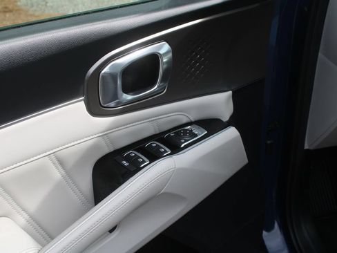 Used 2024 Kia Sorento SX FWD image 20