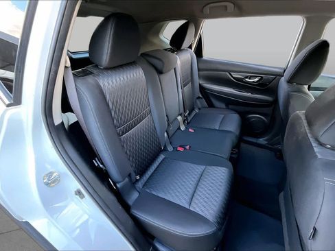 Used 2017 Nissan Rogue S w/ Appearance Package FWD image 19