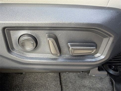 Used 2025 Toyota Tundra Limited image 32