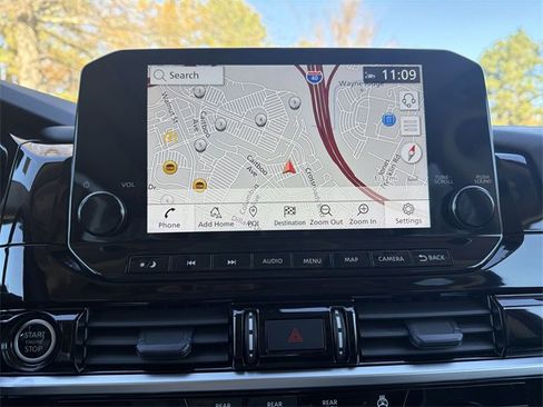 Used 2024 Nissan Pathfinder Platinum w/ Cargo Package image 18