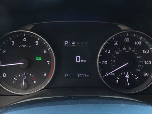 Used 2018 Hyundai Elantra Value Edition FWD image 28