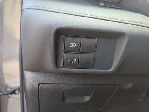 Certified 2021 Toyota Highlander XLE FWD image 15