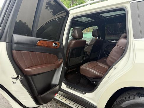 Used 2015 Mercedes-Benz GL 450 4MATIC image 25