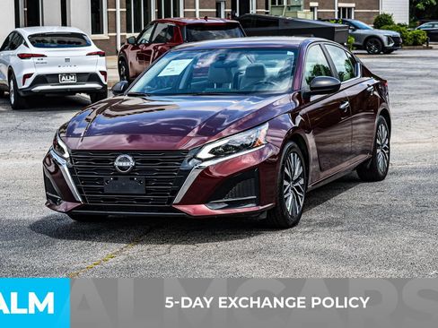 Used 2025 Nissan Altima 2.5 SV FWD image 4