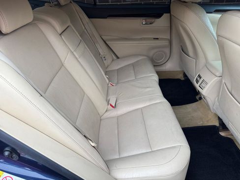 Used 2014 Lexus ES 350 w/ Luxury Package FWD image 14