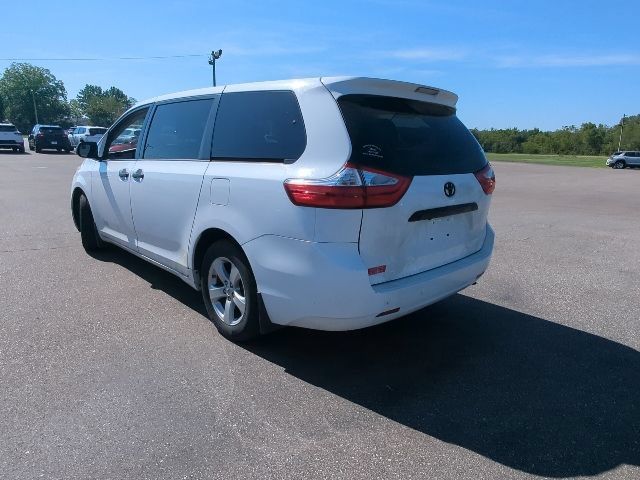 Used 2016 Toyota Sienna L FWD image 9