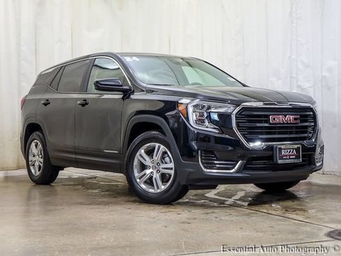 Used 2024 GMC Terrain SLE FWD image 2