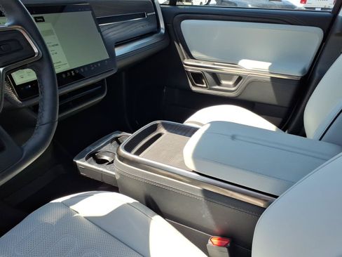 Used 2024 Rivian R1S Adventure AWD/4WD image 20