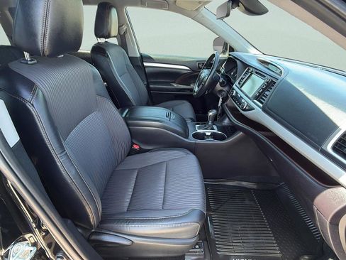 Used 2019 Toyota Highlander Plus image 11