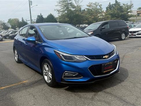 Used 2017 Chevrolet Cruze LT w/ Convenience Package image 3