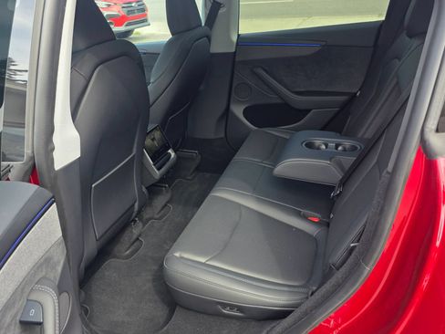 Used 2026 Tesla Model Y AWD image 11