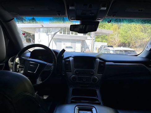 Used 2017 GMC Yukon Denali w/ Open Road Package AWD/4WD image 13