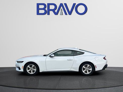 Used 2024 Ford Mustang Coupe RWD image 9