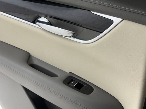 Used 2020 Cadillac XT6 Premium Luxury FWD image 38