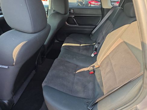 Used 2008 Subaru Outback 2.5i L.L. Bean AWD/4WD image 8