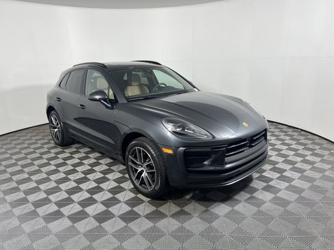 Certified 2026 Porsche Macan AWD/4WD image 9