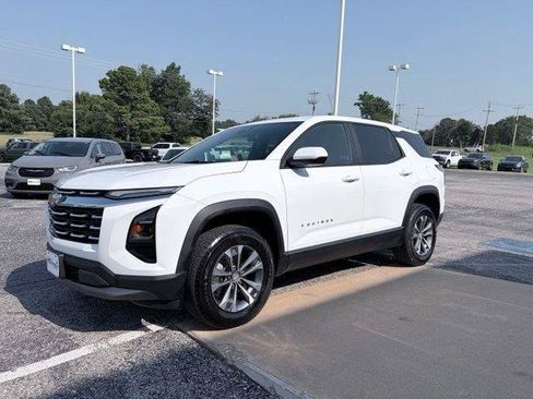 Used 2025 Chevrolet Equinox LT FWD image 5