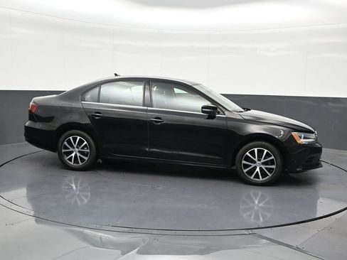 Used 2018 Volkswagen Jetta SE FWD image 7