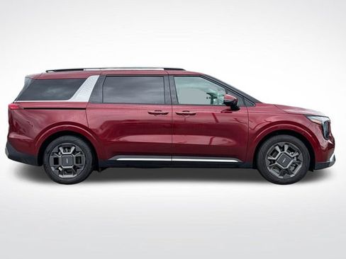 Certified 2025 Kia Carnival SX FWD image 7