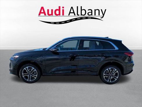 Certified 2025 Audi Q5 Premium w/ Convenience Package AWD/4WD image 3